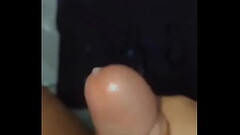 Gozei gostoso vendo os v&iacute_deos da minha namorada Thumb