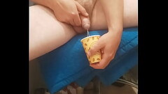 VID 313 Masturbare baut pisat penetrare anala (7min) Thumb