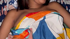 despierto a mi hermanastra de EBANO en la madrugada para tocarla y se dej&oacute_ Thumb