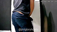 O CARA H&Eacute_TERO VEIO GOZAR NO GLORYHOLE E ACABOU ME PEDINDO DEDADA (COMPLETO NO RED) Thumb