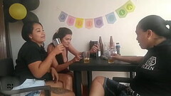 puta colombiana prendida enga&ntilde_a su mujer Thumb