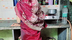 देसी भाभी साड़ी में अच्छी लग रही थी तो भाभी पेल दिया Thumb