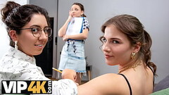 DYKE4K. Three Girls Unit Thumb