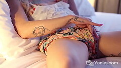 Yanks Amateur Honey Gina Cherie Masturbating Thumb