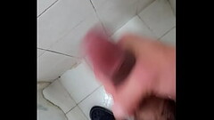 Gran polla disfruta con una paja caliente Orgasmo Thumb