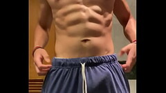 Un hombre con cuerpo perfecto que toda mujer desear&iacute_a en su cama. Thumb