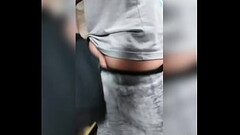 Mostrando a raba nas escadas da esta&ccedil_&atilde_o Thumb