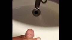 Masturbandome en el ba&ntilde_o Thumb