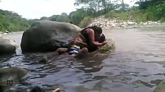 michellpaula y yo culiamos escondidas detras de una piedra en el rio parte 1 Thumb