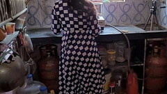 देशी भाभी को देवर ने किचन मे लेकर चोदा Thumb