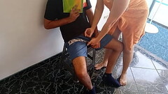Madrastra cachonda se come toda la polla de su hijastro mientras su marido no esta en casa, ella apr Thumb