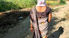 खेत में जा रहीं औरत को लेकर एक शॉट लगा दिय Thumb