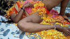 अपनी रांड गर्लफ्रेएंड को सुहागात के दिन पति से पहले चोदा। क्लीयर वॉयस। Thumb