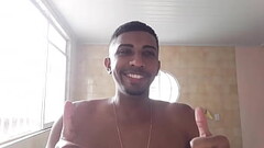 NO RIO DE JANEIRO ATOR PORN&Ocirc_  MOSTRANDO POUCO DO SEU DIA DIA Thumb