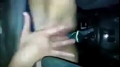 Chica me manda video masturb&aacute_ndose en su coche Thumb