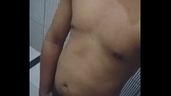 O Edward no banheiro v&iacute_deo colado Thumb