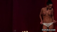 Naughty babe gets cumshot on her face swallowing all the cum Thumb