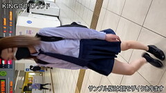 【女 】ネットに書き込みのあった電車の娘にフェラの依頼。個室で悦び竿を咥える（スマホ撮り）。 Thumb