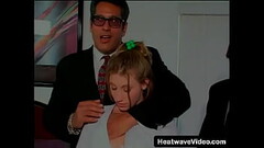 It'_s obvious that young girl is inexperienced at anal sex, let alone being fucked in both holes Thumb