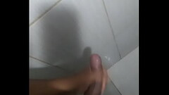 No banho Thumb