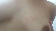 Tocando mis pechos hasta sentir placer Thumb