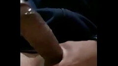Primo vergon hetero sacando leche Thumb